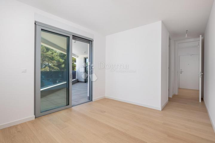 Flat Opatija - Centar, Opatija, 261,39m2