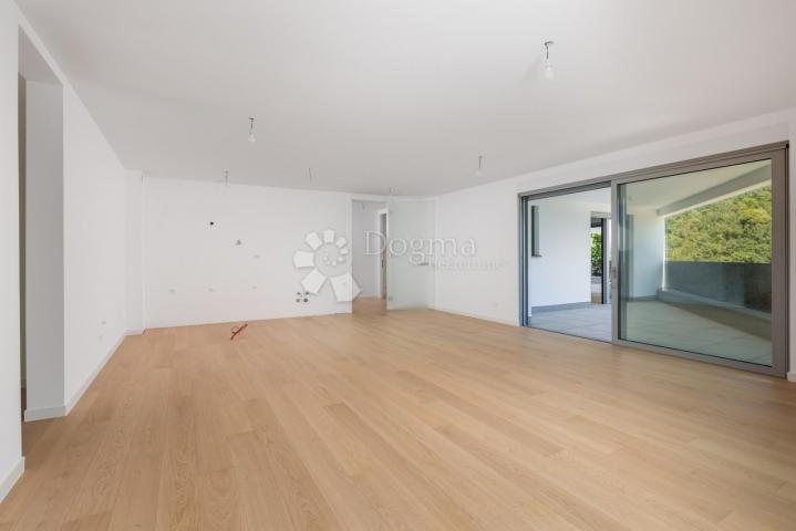 Wohnung Opatija - Centar, Opatija, 261,39m2