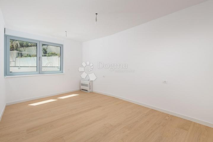 Wohnung Opatija - Centar, Opatija, 261,39m2