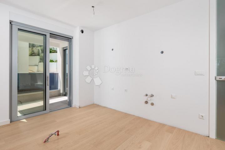 Flat Opatija - Centar, Opatija, 261,39m2