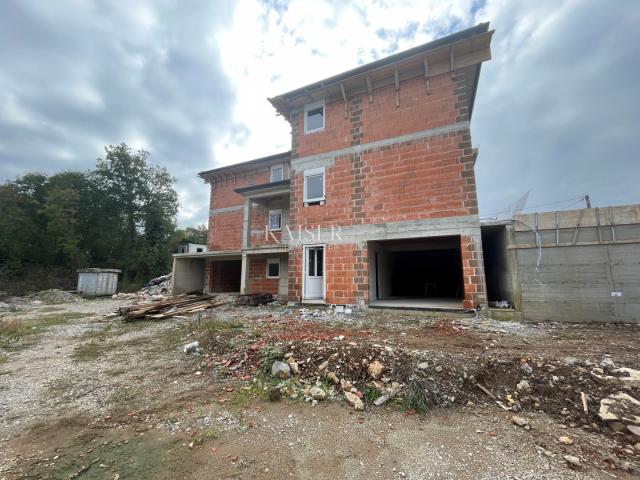 Matulji - dreistöckige Wohnung, Neubau in ruhiger Lage