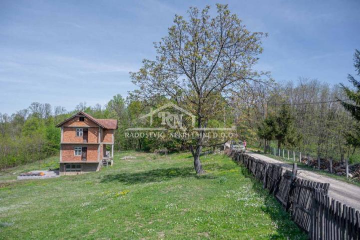 Loznica, Trbušnica, Romanijska 180m2 ID#1410