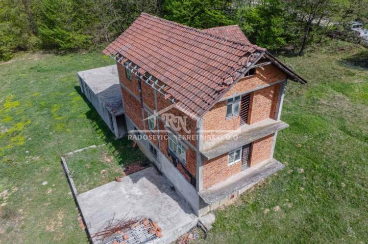 Loznica, Trbušnica, Romanijska 180m2 ID#1410