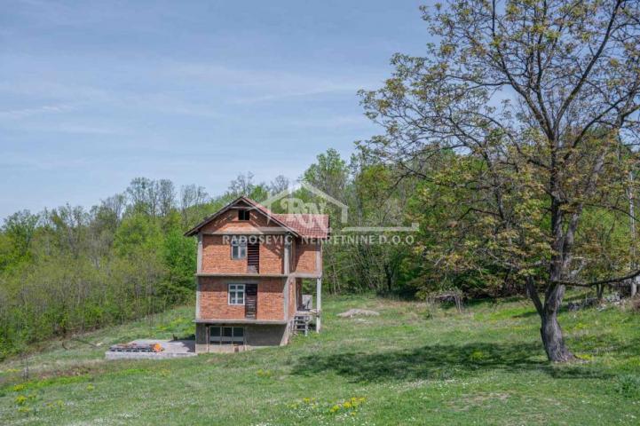 Loznica, Trbušnica, Romanijska 180m2 ID#1410