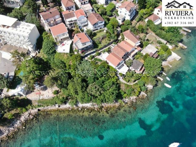  Urbanizovano zemljiste prvi red do mora Njivice Herceg Novi