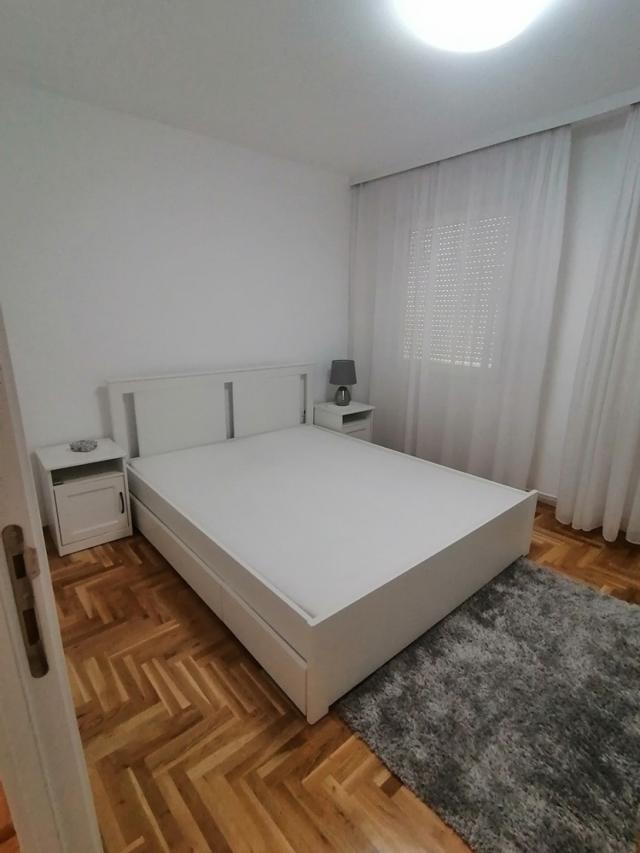 Kompletno renoviran dvoiposoban stan 61m2 - Bul. Oslobođenja