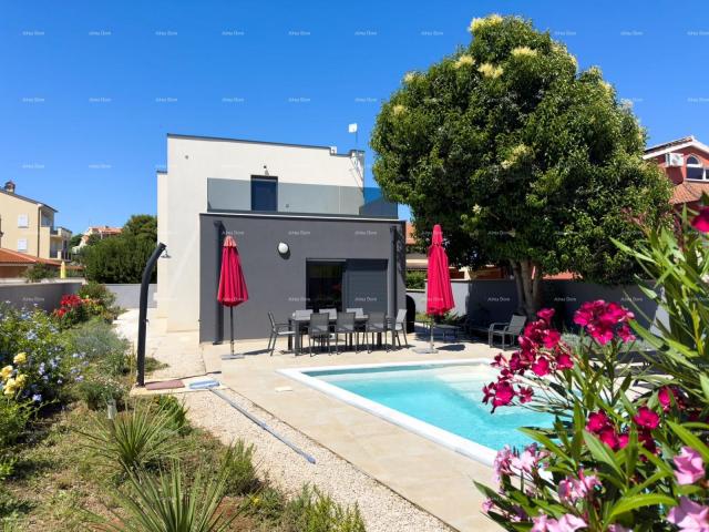 Haus Istrien, Ližnjan, 1 km vom Zentrum von Medulin, neues modernes Haus mit Pool für den Urlaub.