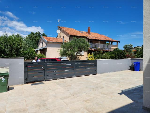 House Istria, Ližnjan, 1 km to the center of Medulin, new modern house with pool for vacation.