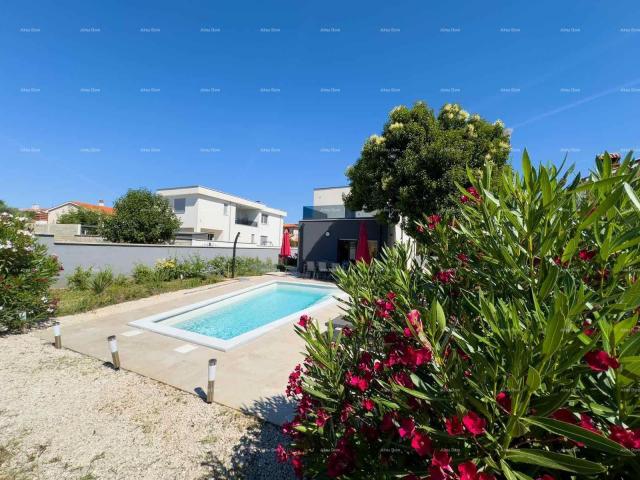 House Istria, Ližnjan, 1 km to the center of Medulin, new modern house with pool for vacation.