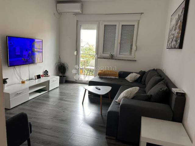 Flat Pehlin, Rijeka, 77m2