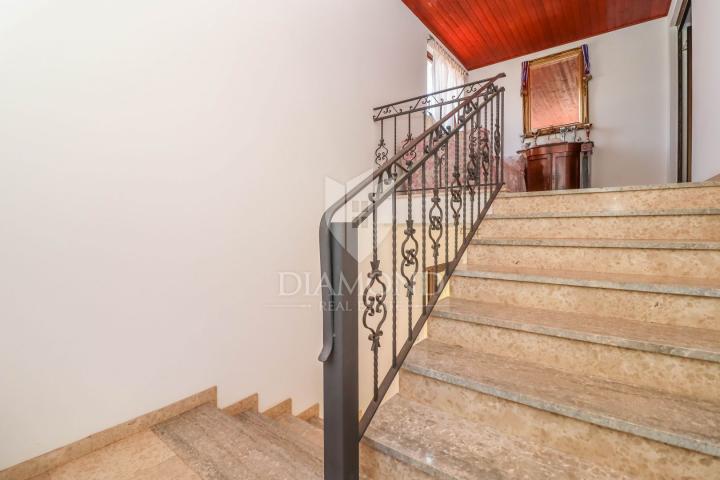 Haus Rovinj, 360m2