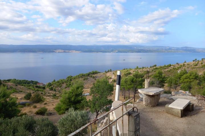 Omiš, Lokva Rogoznica - zemljište s panoramskim pogledom 