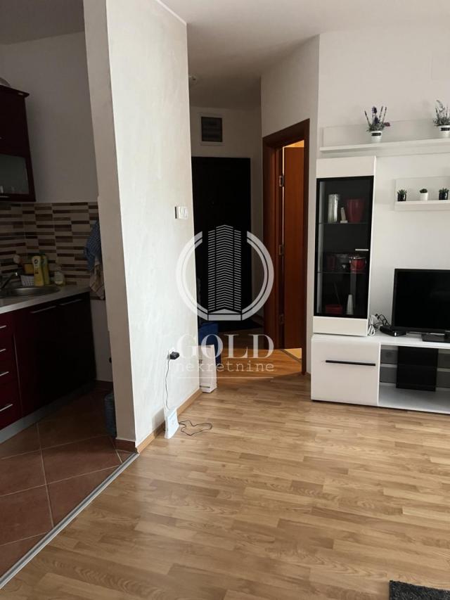 IZDAVANJE Stan 2. 0: NOVI SAD-Novi Sad-Centar, Gundulićeva, 42. 00m2, 450 eur ID#8297