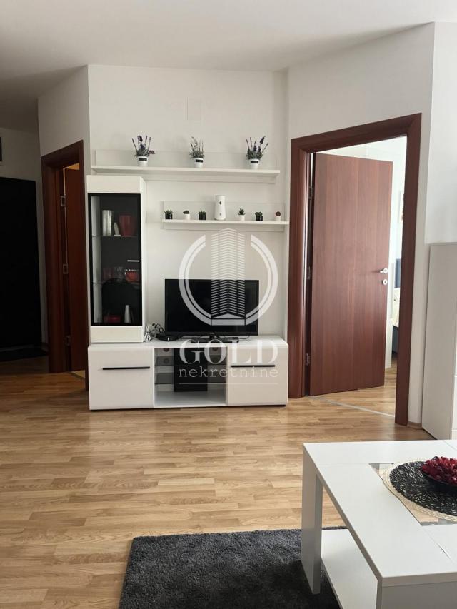 IZDAVANJE Stan 2. 0: NOVI SAD-Novi Sad-Centar, Gundulićeva, 42. 00m2, 450 eur ID#8297