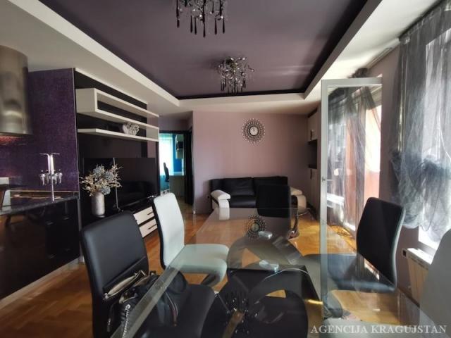 Izdavanje, Stan, 64. 00m2 , Centar