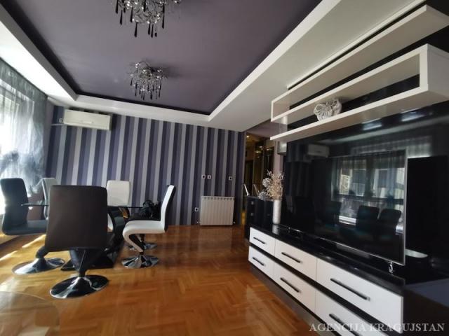 Izdavanje, Stan, 64. 00m2 , Centar