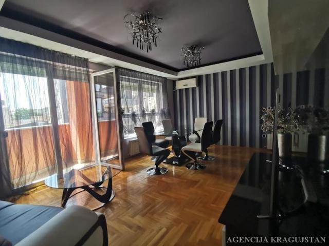 Izdavanje, Stan, 64. 00m2 , Centar