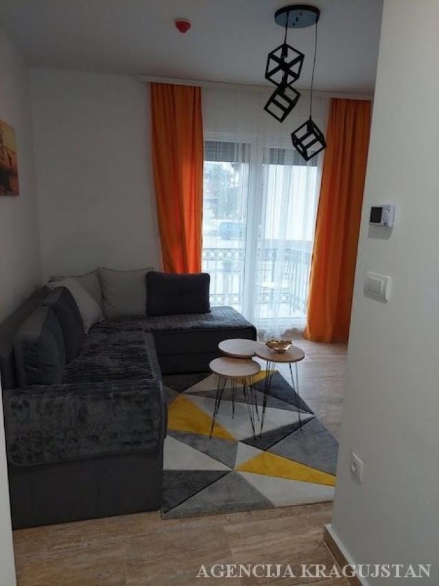 Prodaja, Stan, 26. 00m2 , Centar