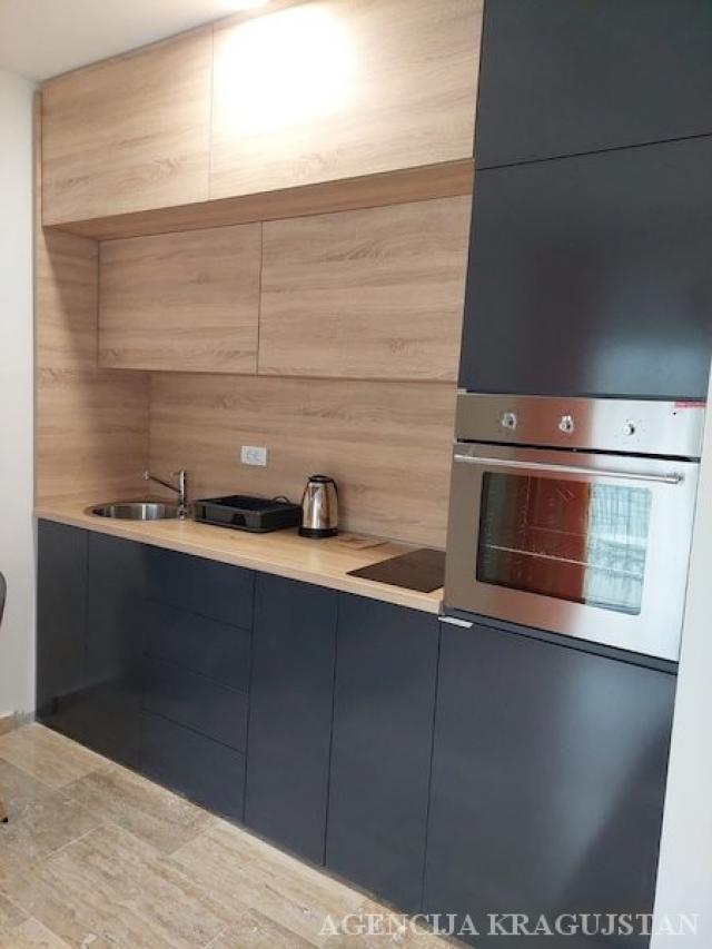 Prodaja, Stan, 26. 00m2 , Centar