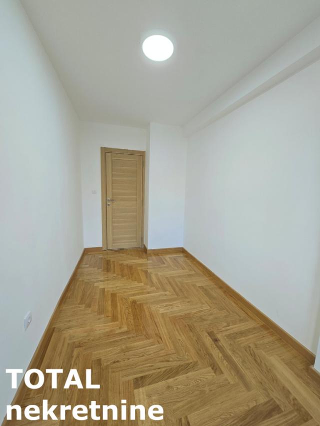 2. 5 Dvoiposoban stan NOVI SAD, 149350€