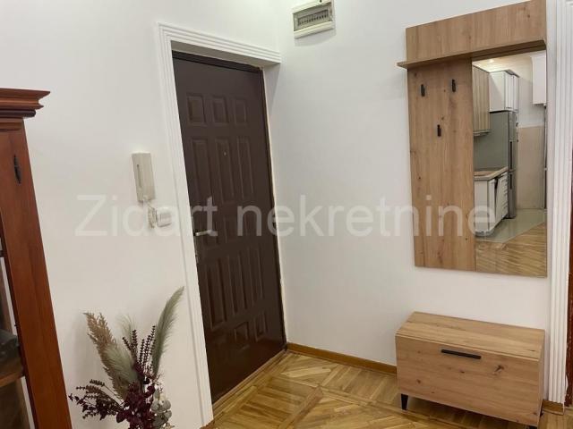 Čukarica-Bele vode-Pet friendly-Lux trosoban penthouse