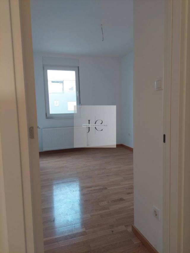 Trosoban stan na prodaju, Preradoviceva, Petrovaradin, 62m²