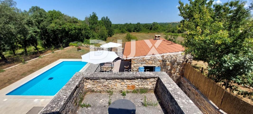 ISTRIEN, LOVREČ – Eine Villa aus einheimischem Stein mit einem geräumigen Grundstück und einem zusät