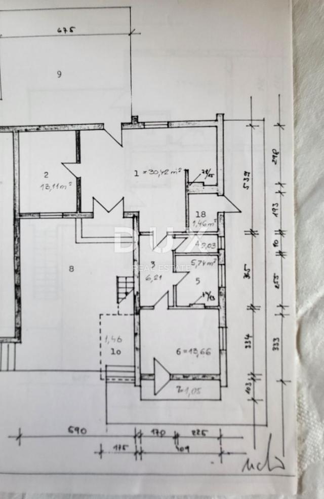 BIOGRAD NA MORU - Rijetka prilika: 1000 m2 zemljišta s kućom