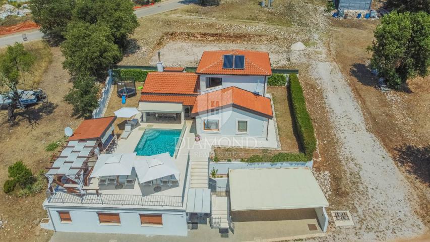 Haus Novigrad, 203m2