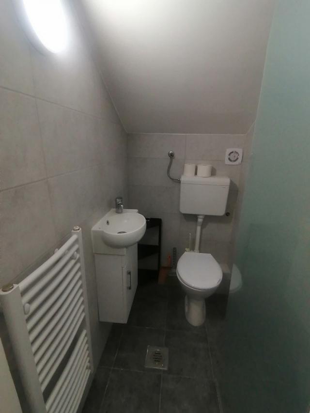 Renovirana garsonjera 19m2 - Satelitska pijaca