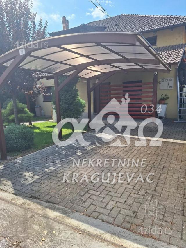 Luksuzno opremljen trosoban stan površine 95m2 u Erdogliji