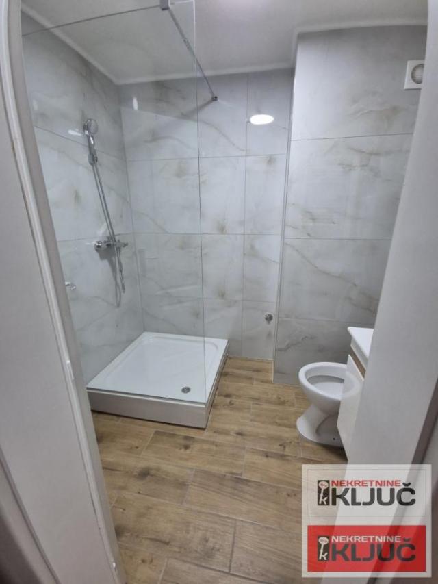 SOMBORSKI BULEVAR, 52m2, Dvosoban, Renoviran, Useljiv