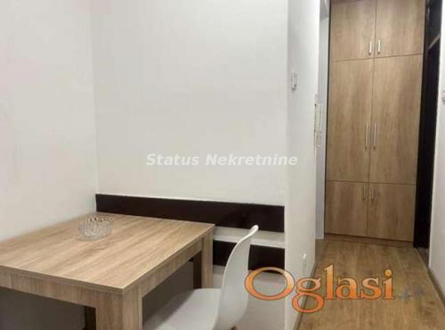 NAMEŠTENA, KOMPLETNO RENOVIRANA GARSONJERA 26M2, LIMAN 3, ODVOJENA KUHINJA, 350EU