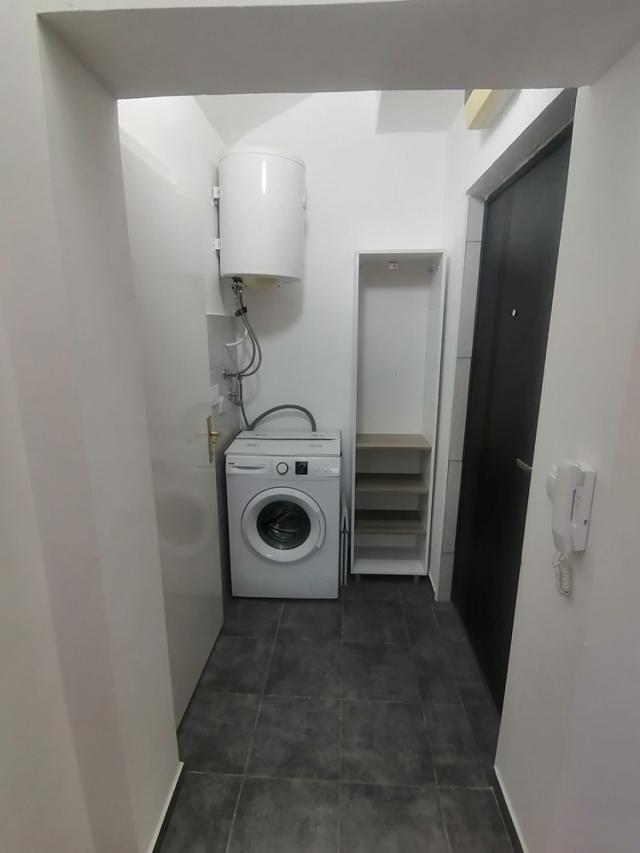 Renovirana garsonjera 19m2 - Satelitska pijaca