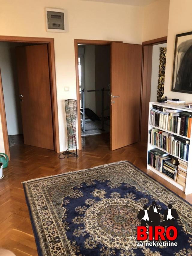 PENTHOUSE NA BRUTALNOJ LOKACIJI