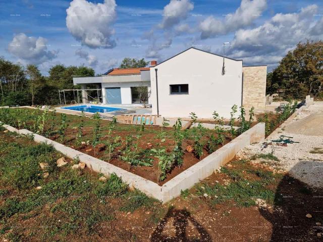 Haus In der Nähe von Rovinj steht ein modernes, elegantes einstöckiges Haus mit Swimmingpool zum Ver