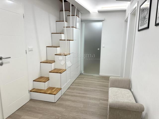 PENTHOUSE grad Krk 130m2