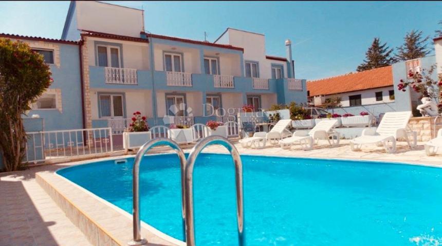 HOTEL PANSION 100m OD MORA, PRIVLAKA