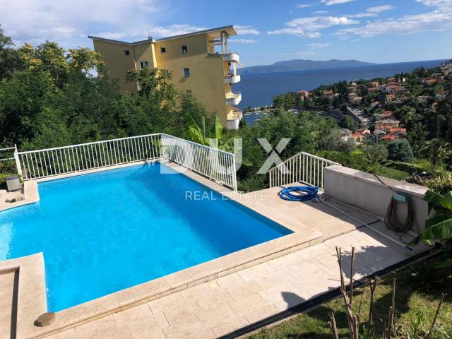 OPATIJA, IČIĆI – geräumige Maisonette-Wohnung 250 Meter vom Meer entfernt mit Pool und Garten