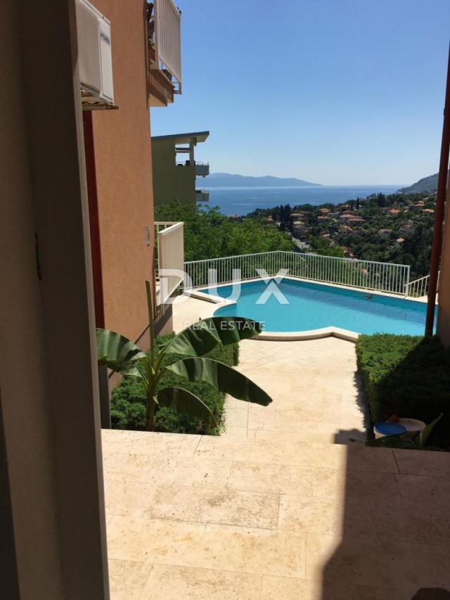 OPATIJA, IČIĆI – geräumige Maisonette-Wohnung 250 Meter vom Meer entfernt mit Pool und Garten