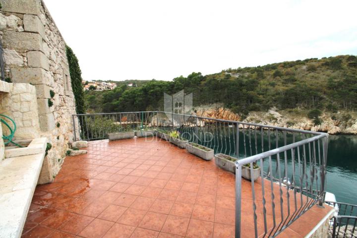 Kuća Vrbnik, 100m2