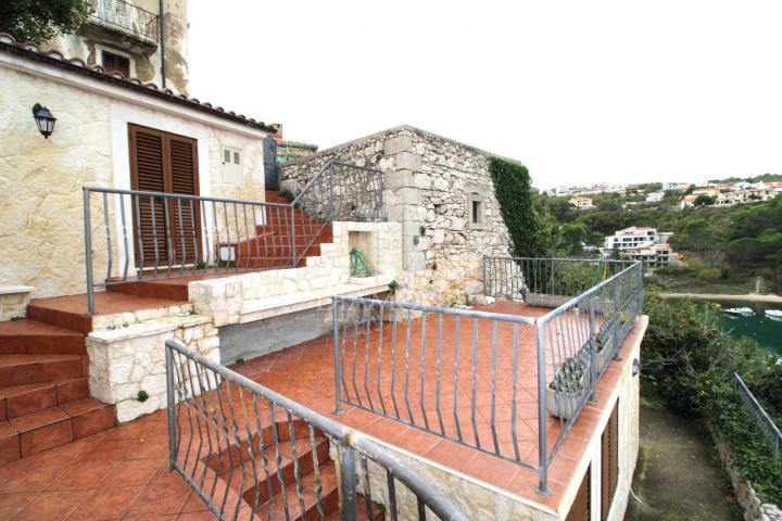 Kuća Vrbnik, 100m2