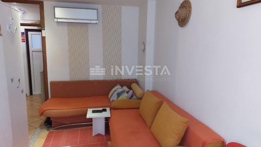 Červar-Porat - Ground Floor Apartment - First Row to the Sea