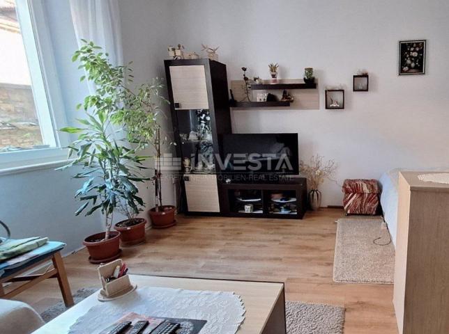 Pula Center, Furnished Apartment on the First Floor