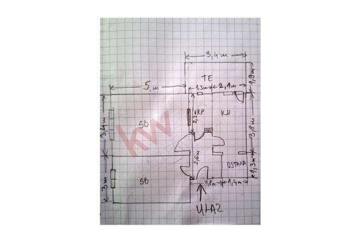 
				Karaburma, 2. 0 + terasa, odlična lokacija i pozicija
			