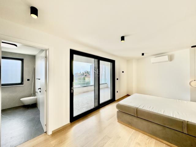 Opatija, Pobri - Luxurious three-story apartment with garden and swimming pool for rent (A)