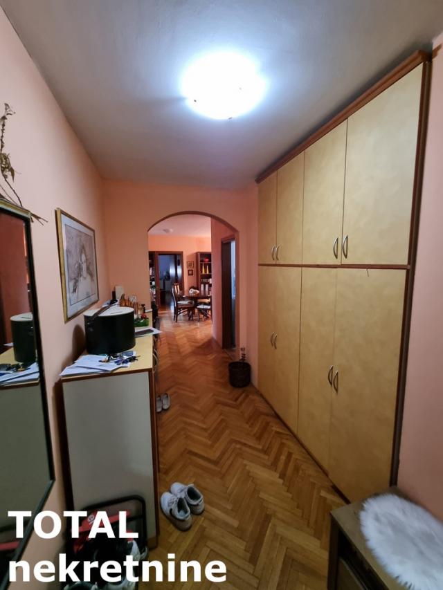 3. 5 Troiposoban stan NOVI SAD, 185400€