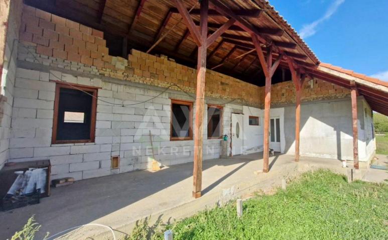 Lugovo, kuća 123 m2, plac 5850 m2