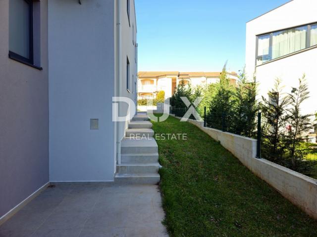 ISTRIA, POREČ, SURROUNDINGS - 3 bedroom apartment on the first floor with a roof terrace