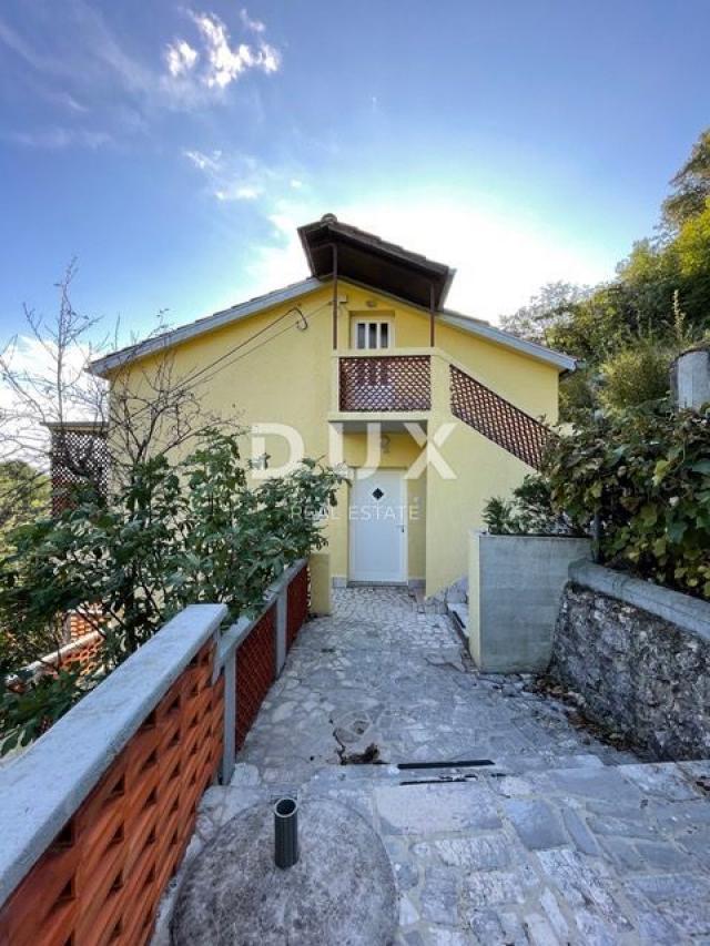 OPATIJA, BRSEČ - house with three residential units and a sea view